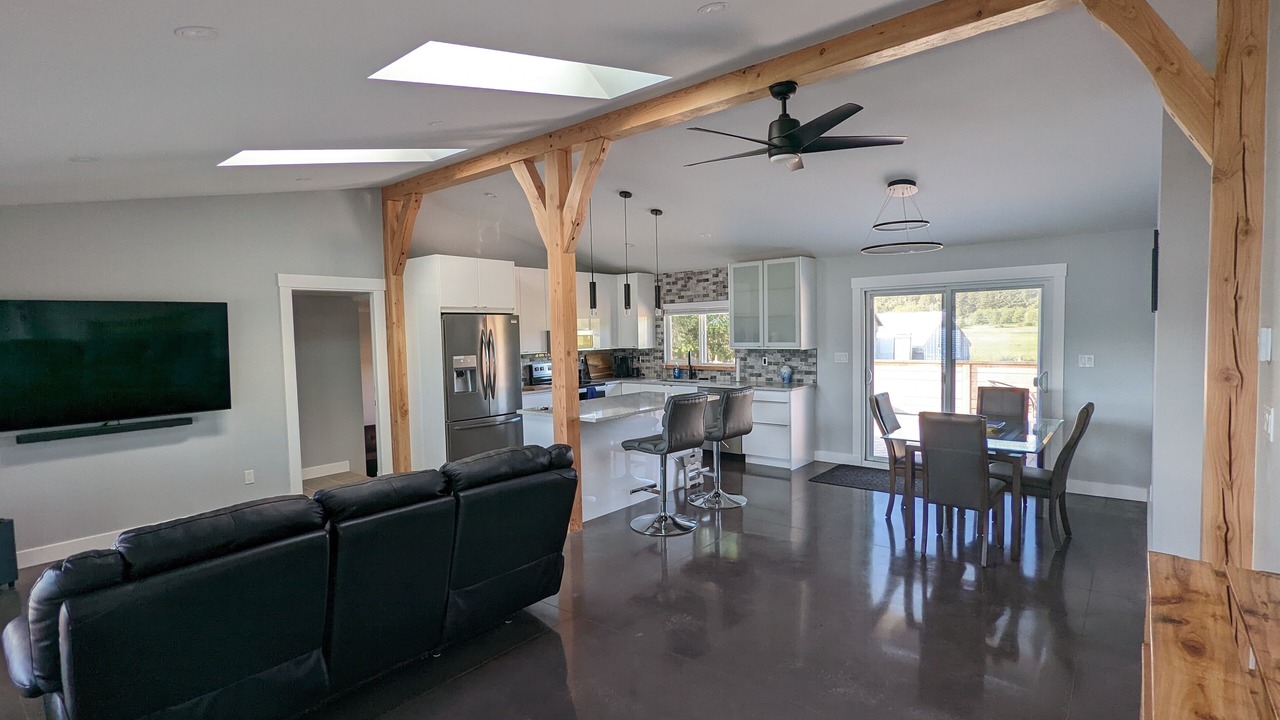 Photo of Livingroom in Comox