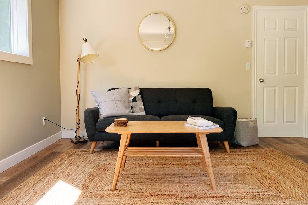Photo of Livingroom in Davis Bay