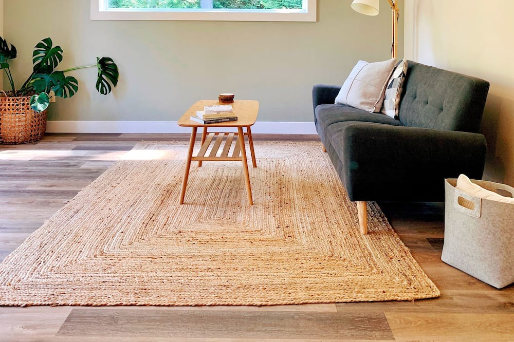 Photo of Livingroom in Davis Bay