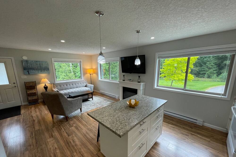 Photo of Livingroom in Comox