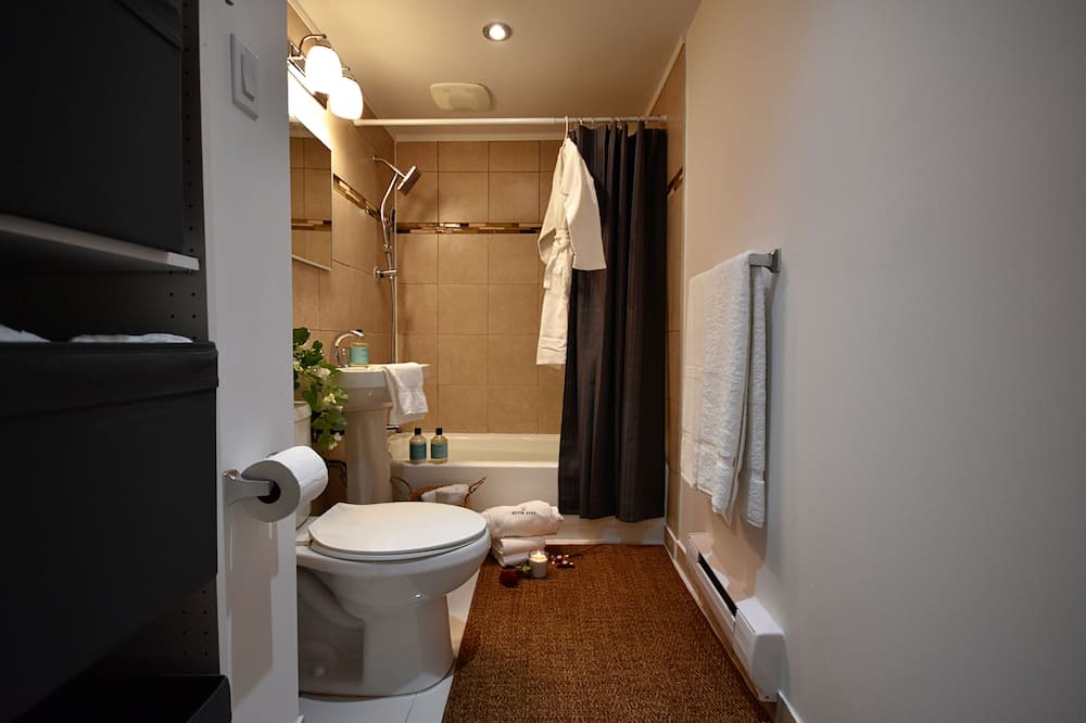 Photo of Bathroom in Little Italy