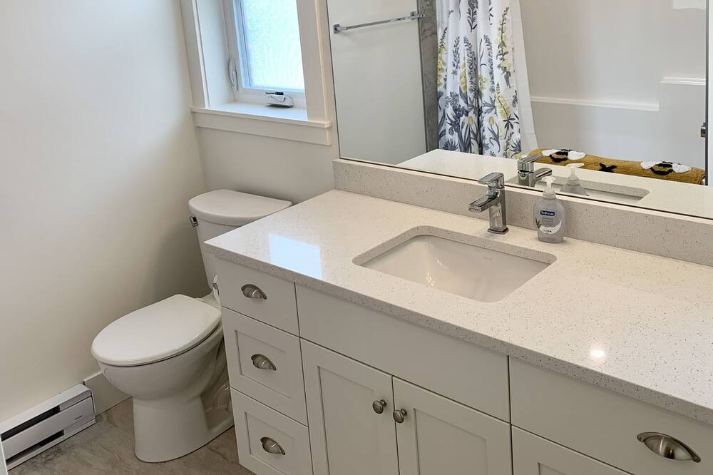 Photo of Bathroom in Osoyoos