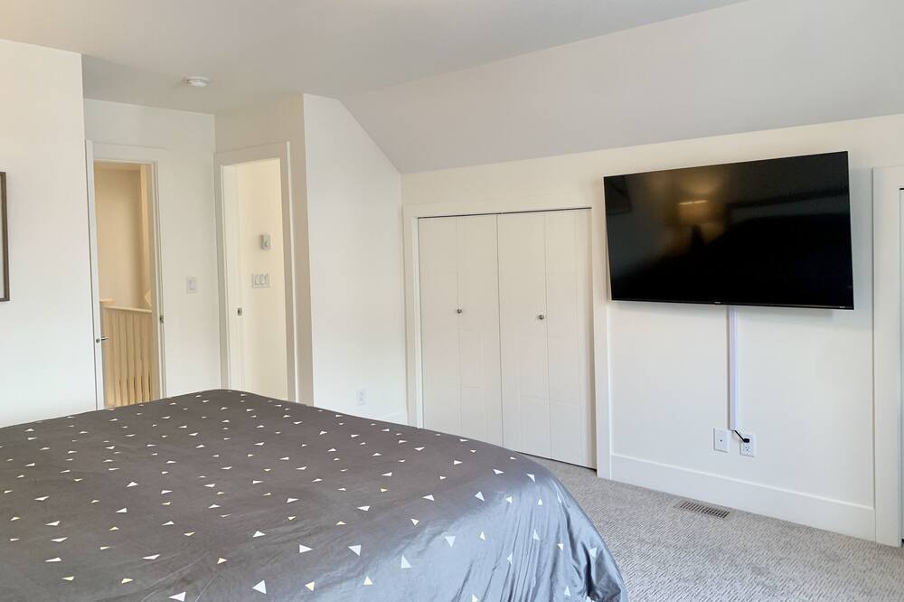 Photo of Bedroom in Osoyoos