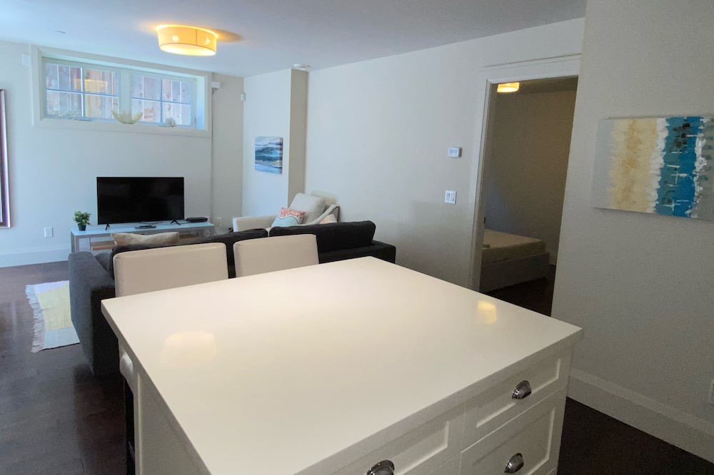 Photo of Livingroom in Riley Park-Little Mountain