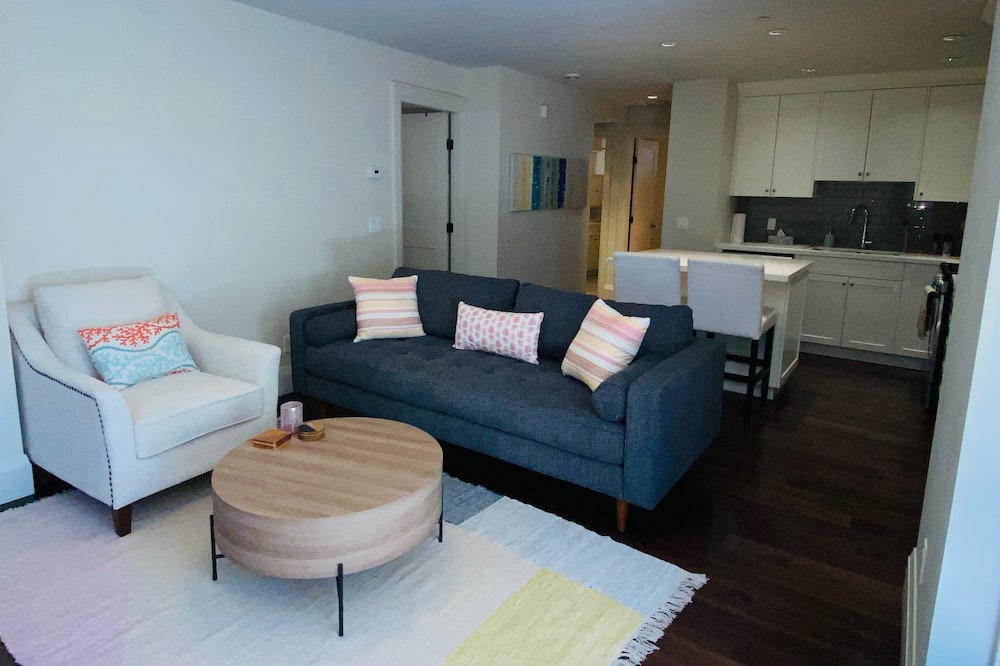 Photo of Livingroom in Riley Park-Little Mountain