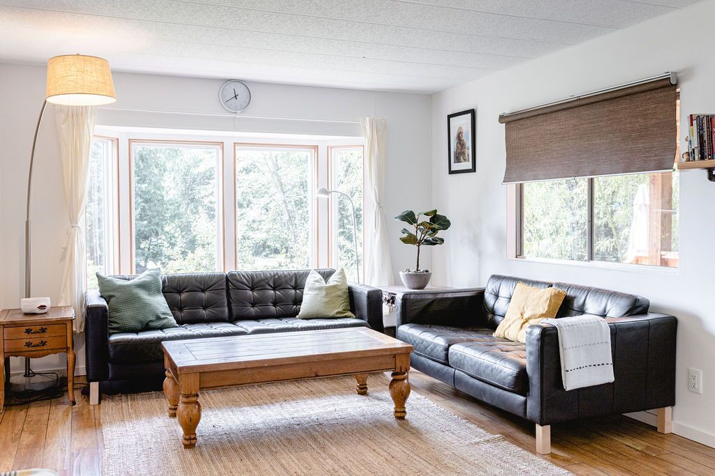Photo of Livingroom in Gibsons