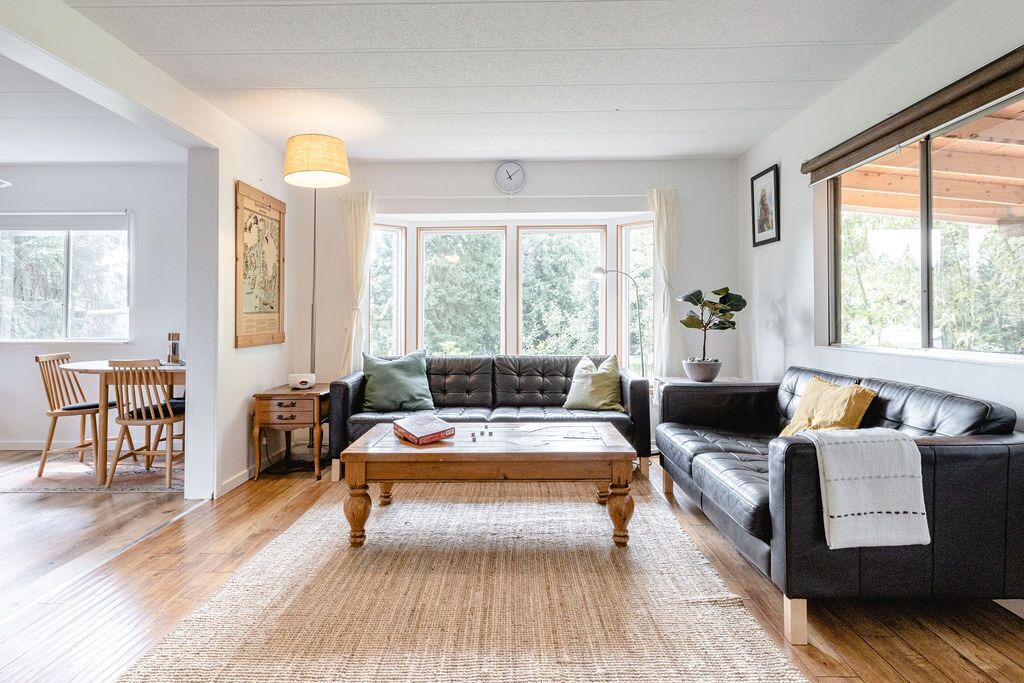 Photo of Livingroom in Gibsons
