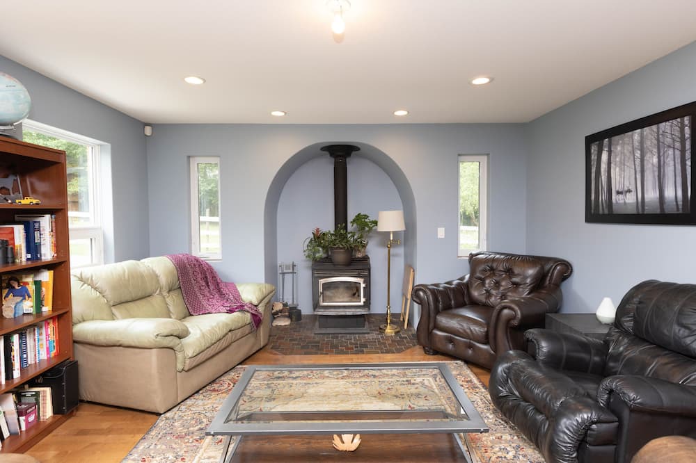 Photo of Livingroom in Black Creek
