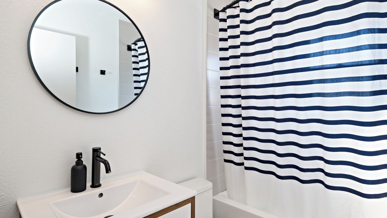 Photo of Bathroom in Okanagan-Similkameen