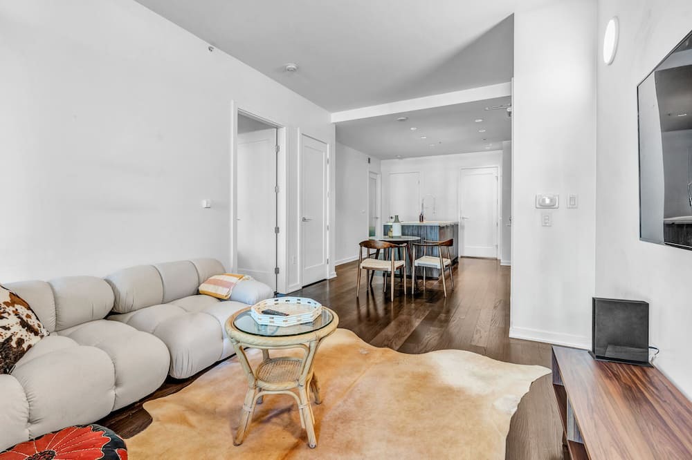 Photo of Livingroom in Southeast False Creek