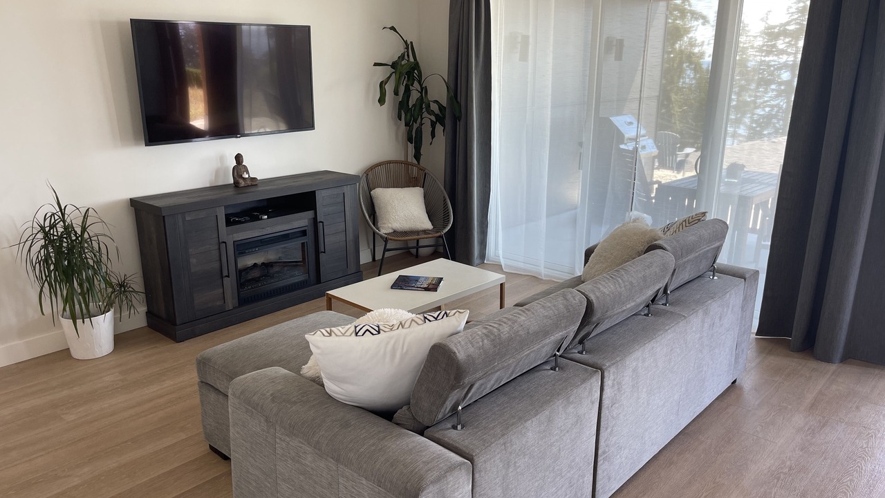 Photo of Livingroom in Sechelt