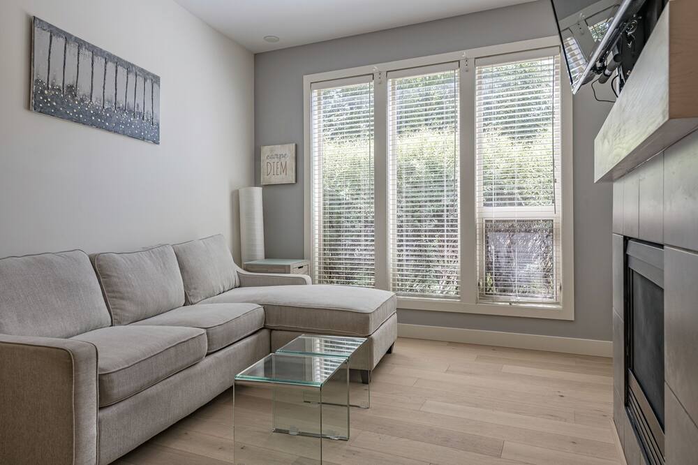 Photo of Livingroom in Vernon