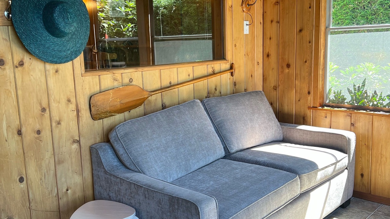 Photo of Livingroom in Shawnigan Lake