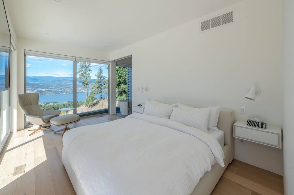 Photo of Bedroom in Okanagan-Similkameen