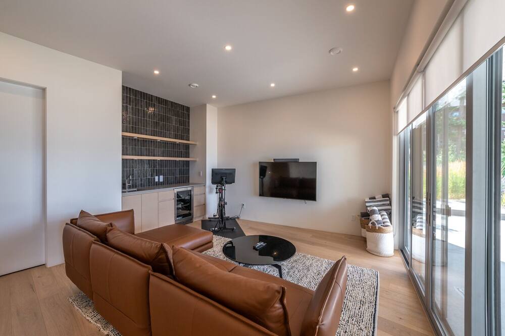 Photo of Livingroom in Okanagan-Similkameen