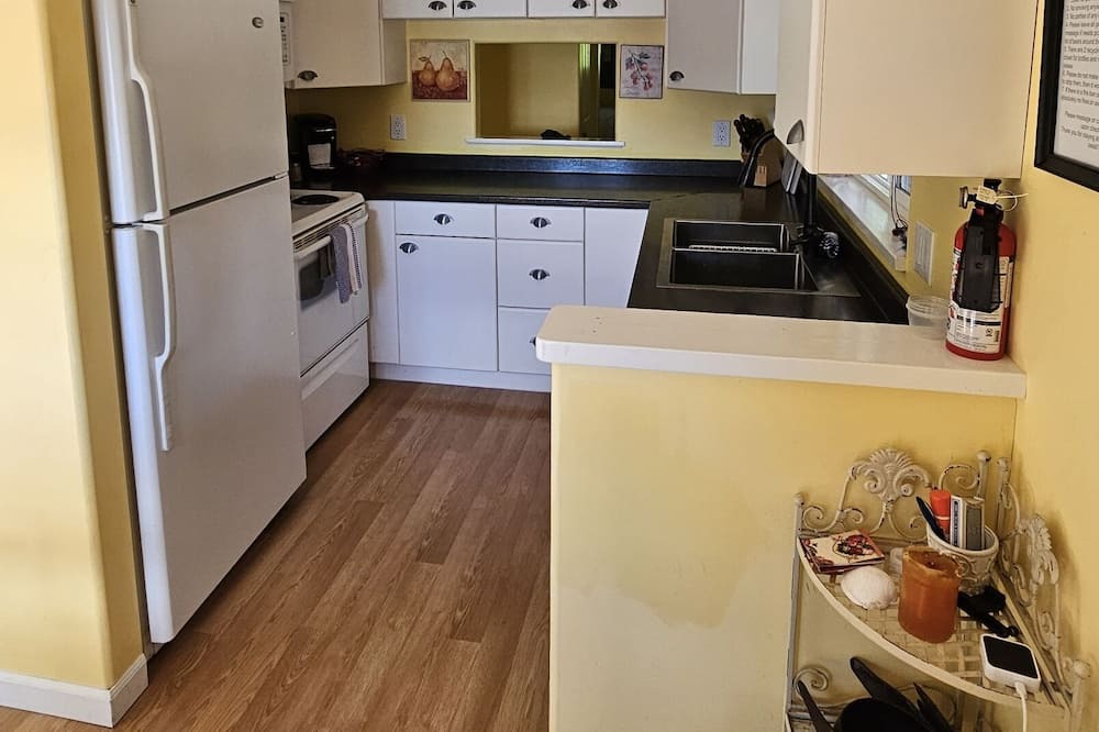 Photo of Kitchen in Coal Harbour