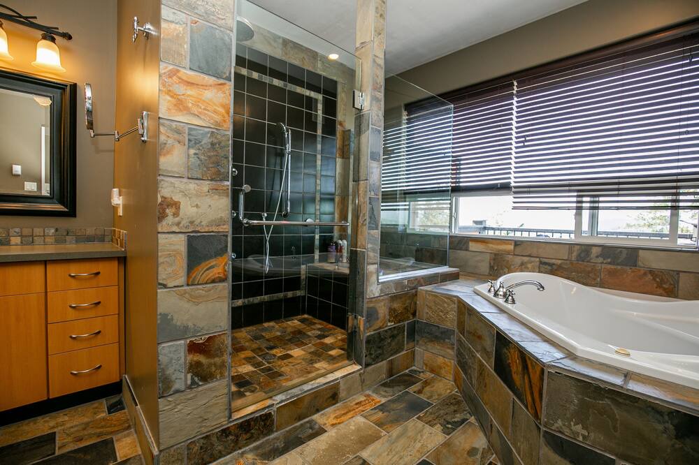 Photo of Bathroom in Colwood