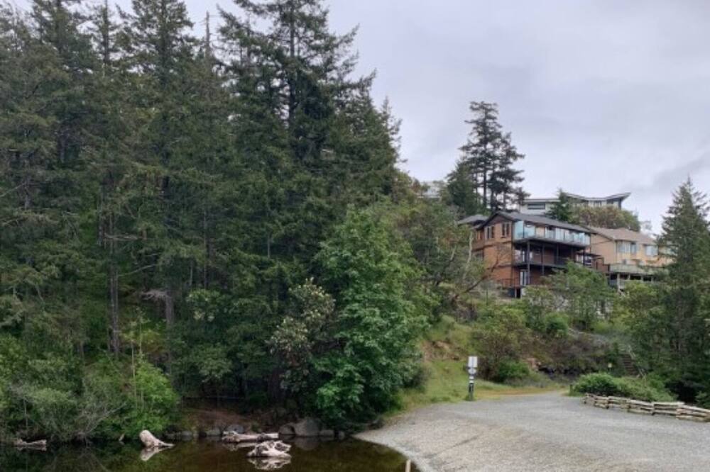 Photo of Outdoor in Colwood