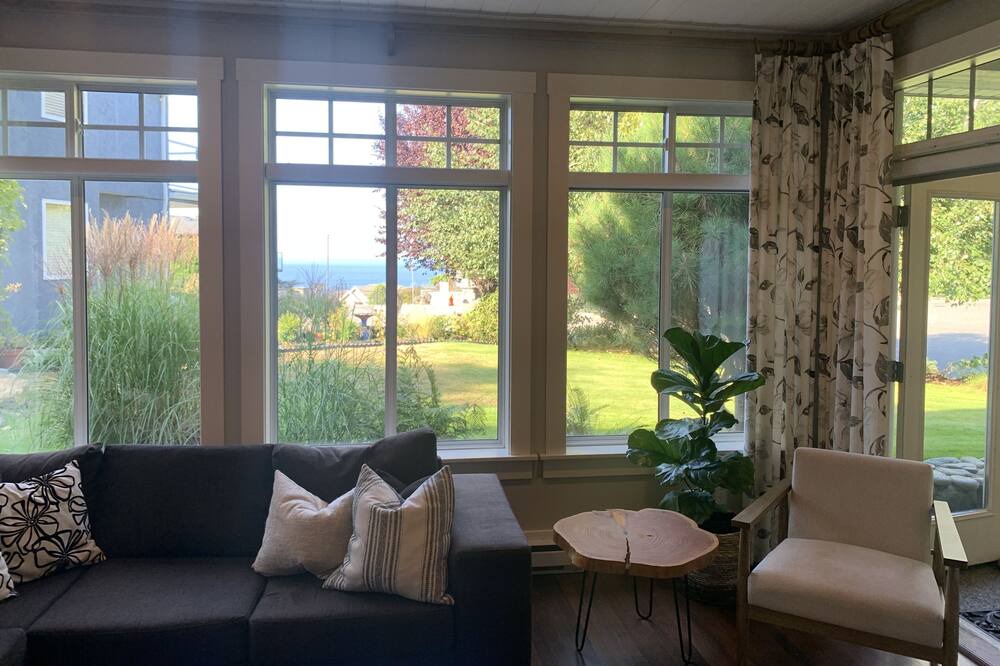 Photo of Livingroom in Regional District of Nanaimo