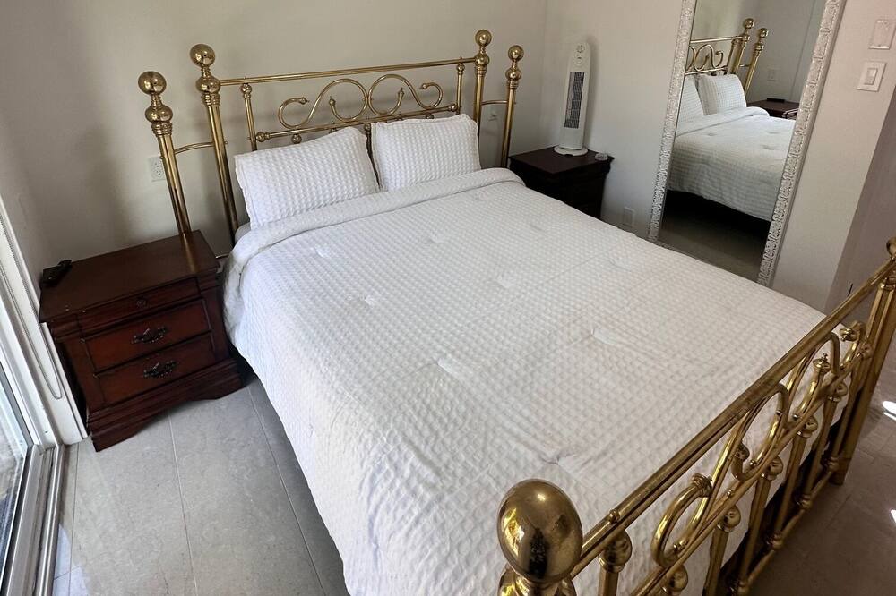 Photo of Bedroom in Delta