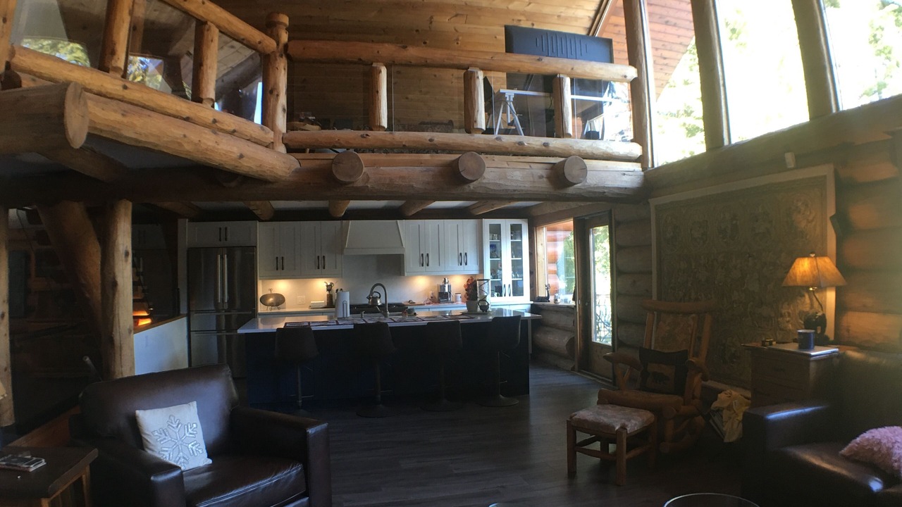 Photo of Livingroom in Whistler Cay Estates
