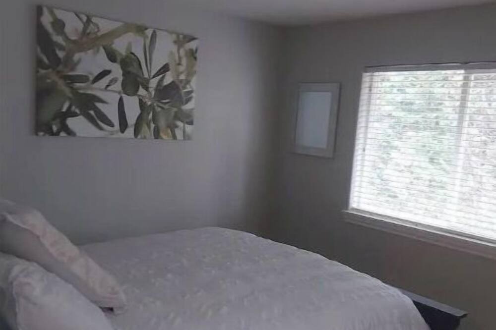 Photo of Bedroom in North Cowichan
