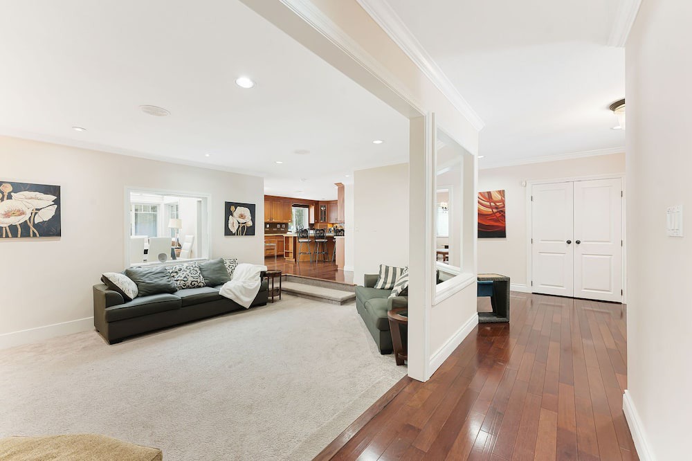Photo of Livingroom in Surrey