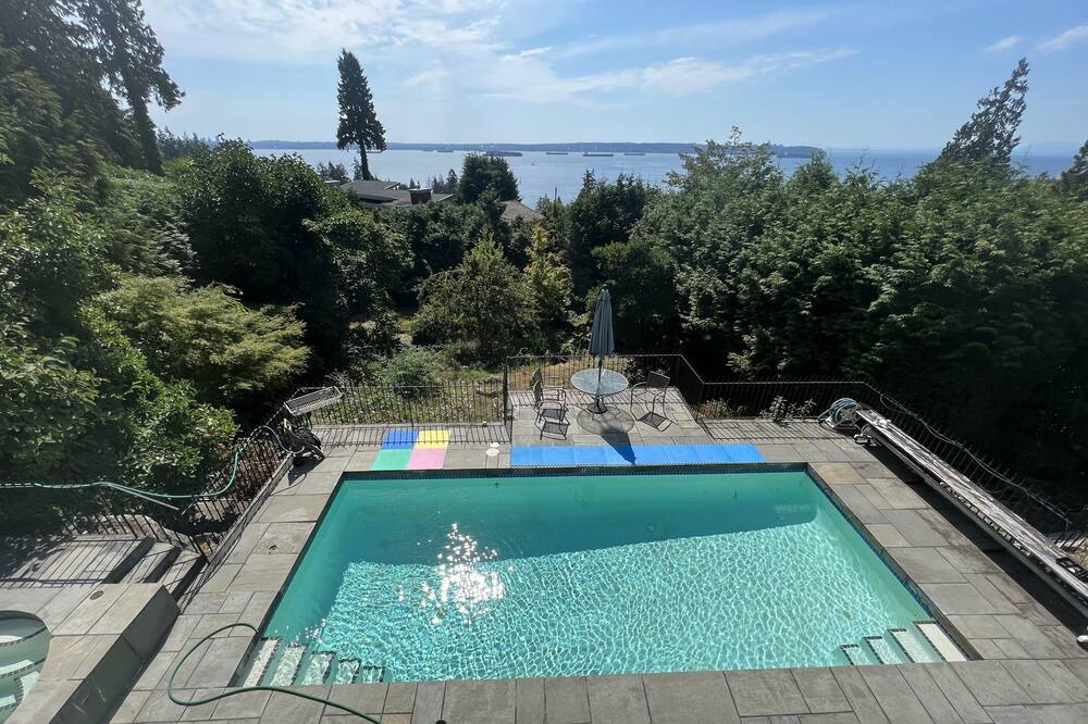 Photo of Outdoor in West Vancouver