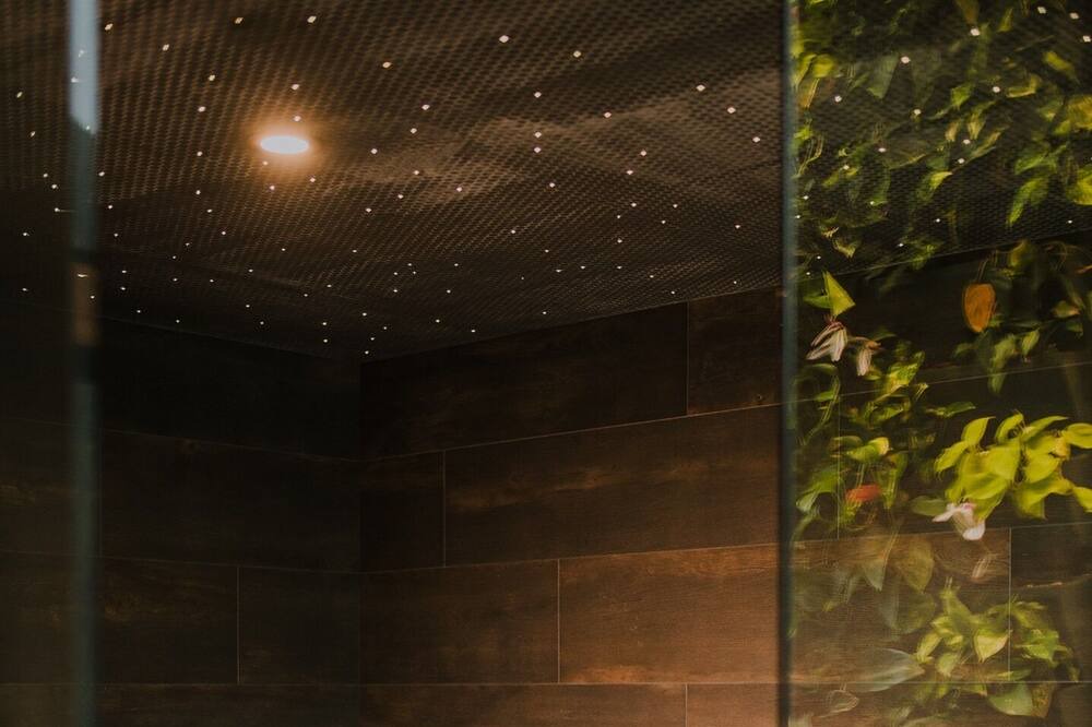 Photo of Bedroom in Sea to Sky Highway