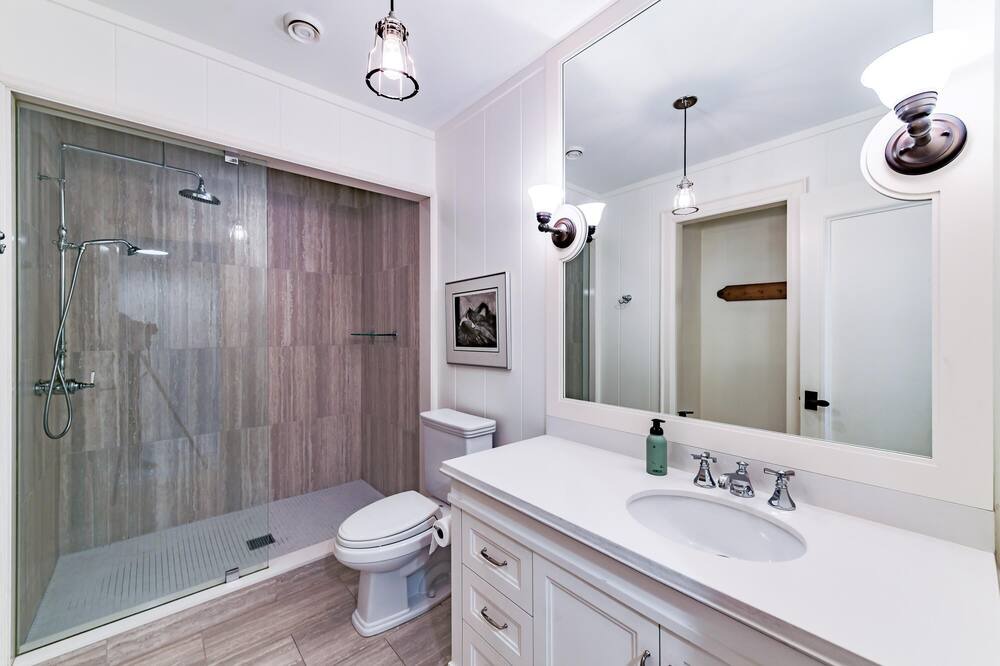 Photo of Bathroom in Muskoka Lakes