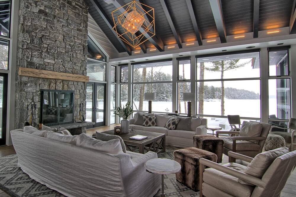 Photo of Bedroom in Muskoka Lakes
