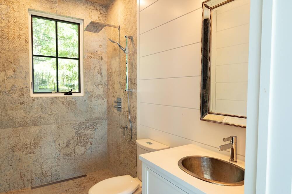 Photo of Bathroom in Muskoka Lakes
