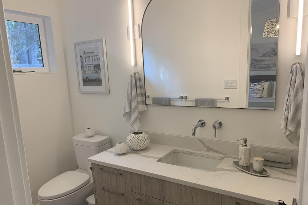 Photo of Bathroom in Canyon Heights