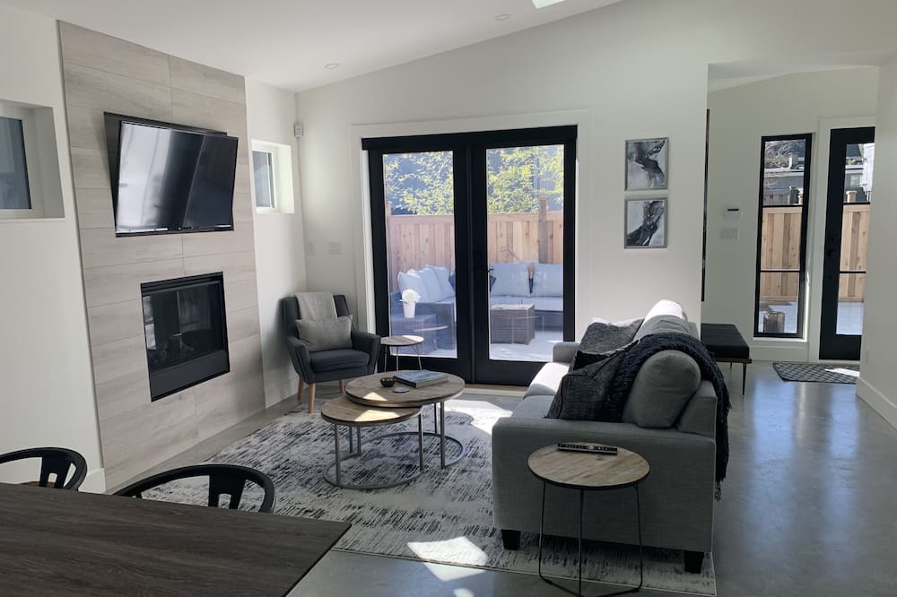Photo of Livingroom in Canyon Heights