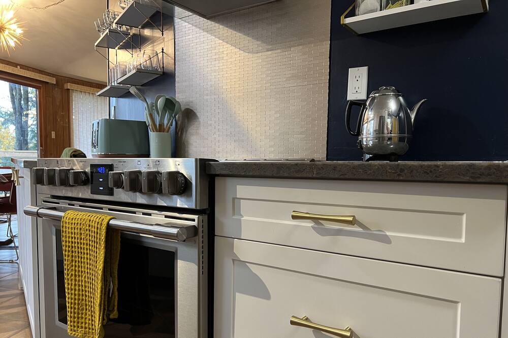 Photo of Kitchen in Utterson