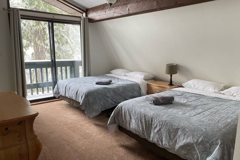 Photo of Bedroom in Courtenay