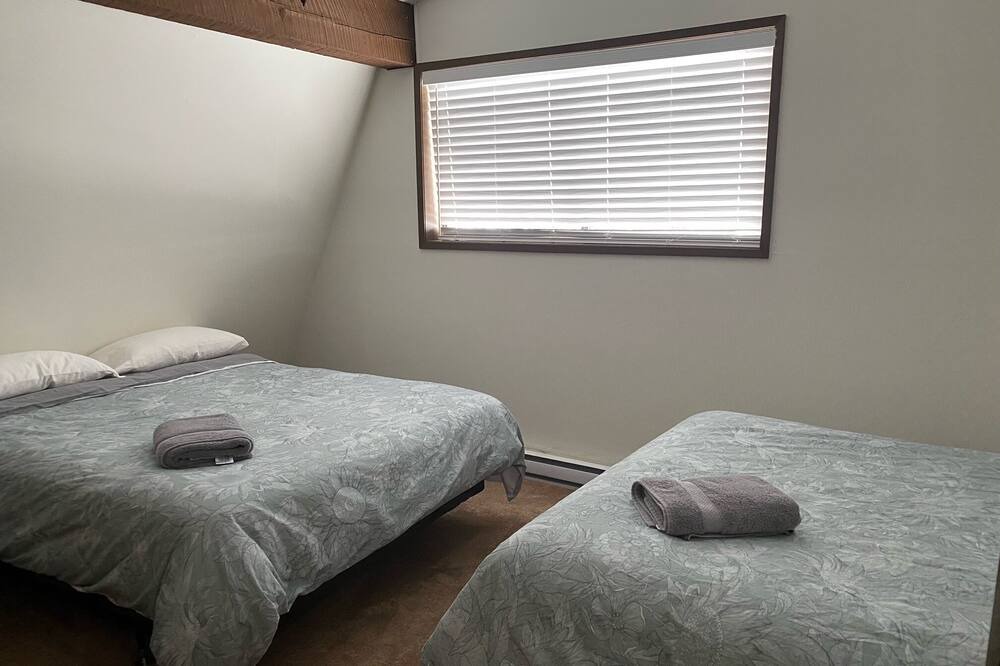 Photo of Bedroom in Courtenay