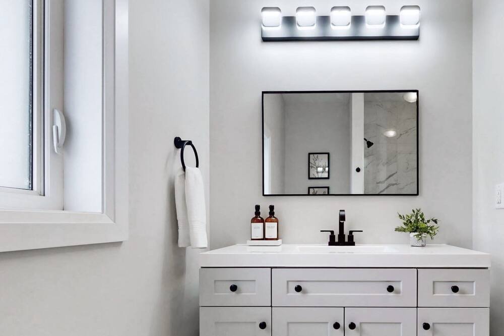 Photo of Bathroom in McQuesten West