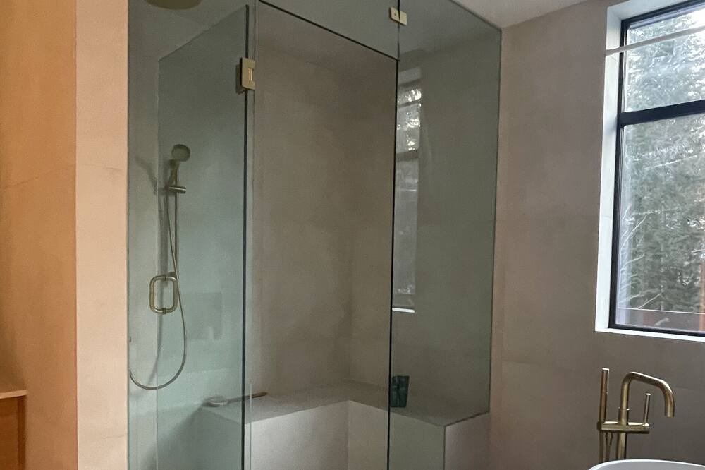 Photo of Bathroom in Whistler Cay Estates