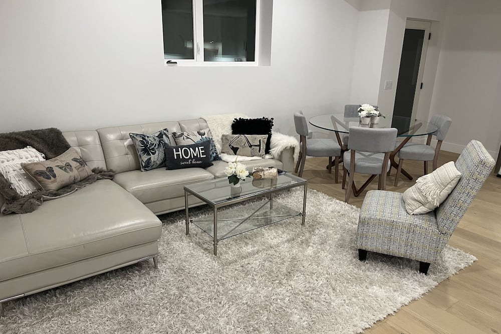 Photo of Livingroom in Central Okanagan