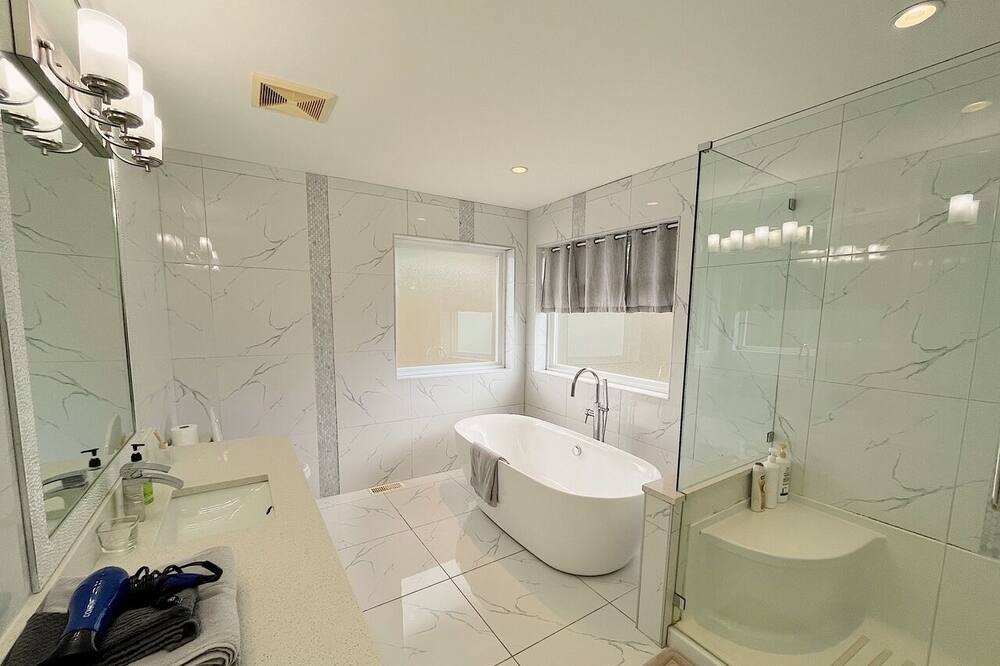 Photo of Bathroom in Bear Mountain Resort