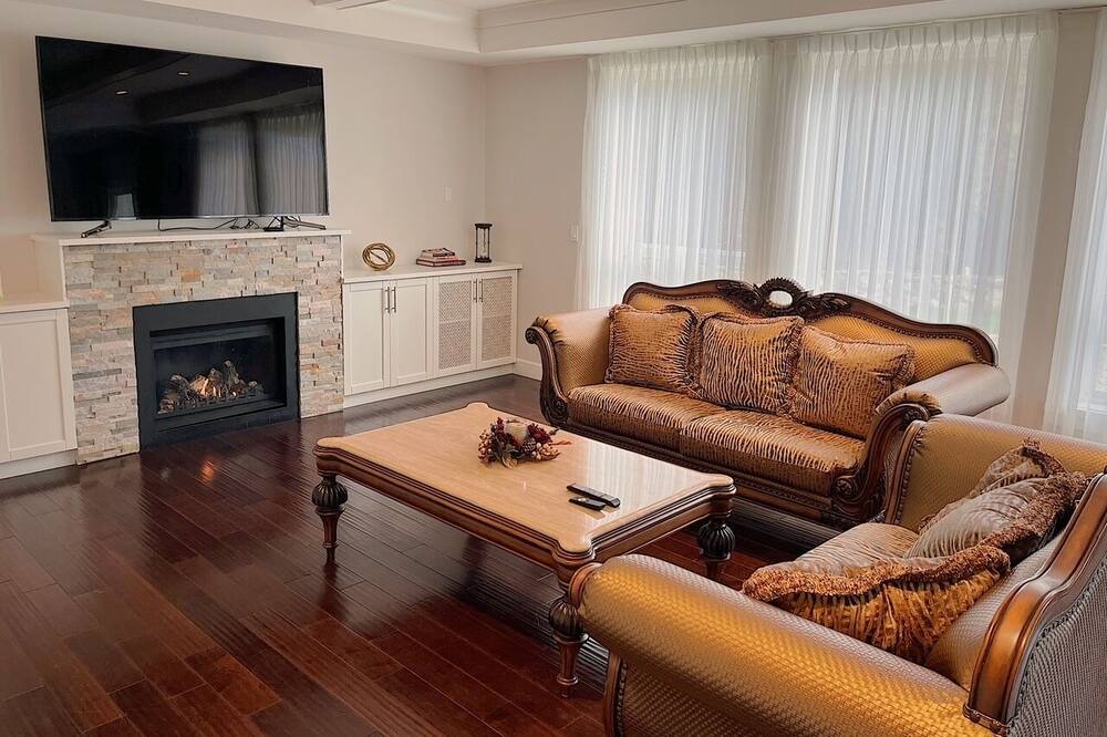 Photo of Livingroom in Bear Mountain Resort