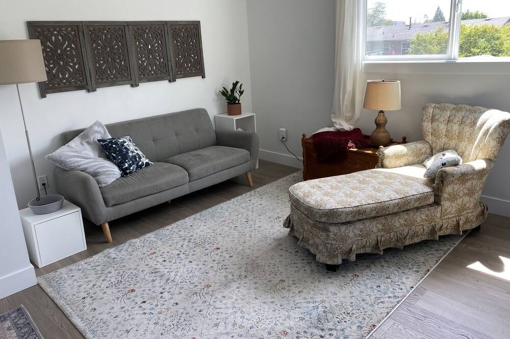 Photo of Livingroom in Port Coquitlam