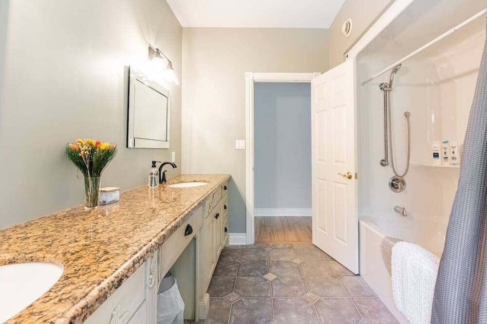 Photo of Bathroom in Utterson
