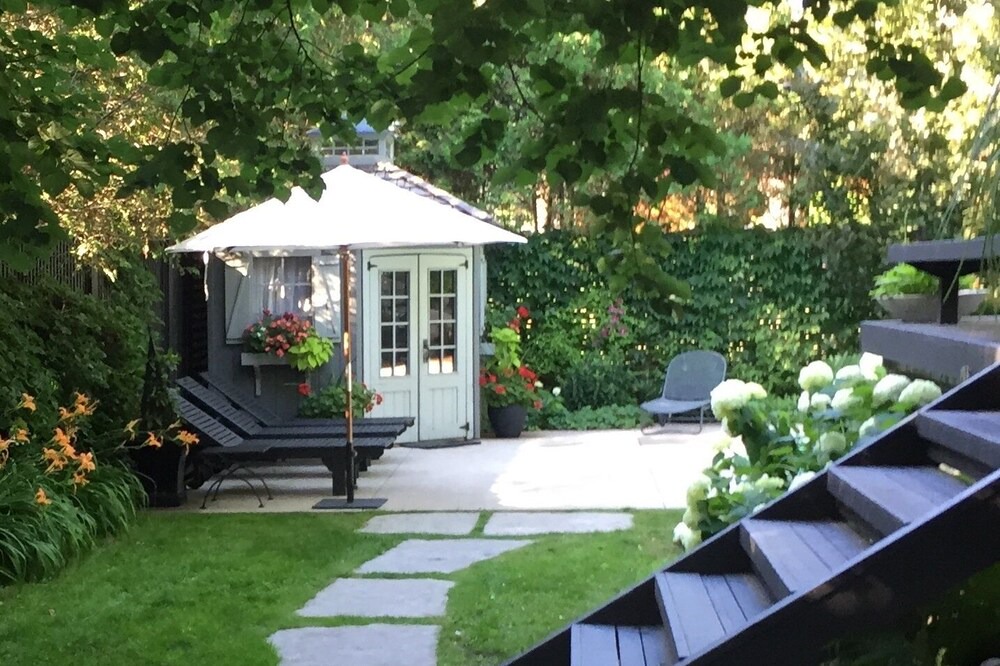 Photo of Outdoor in Mineola
