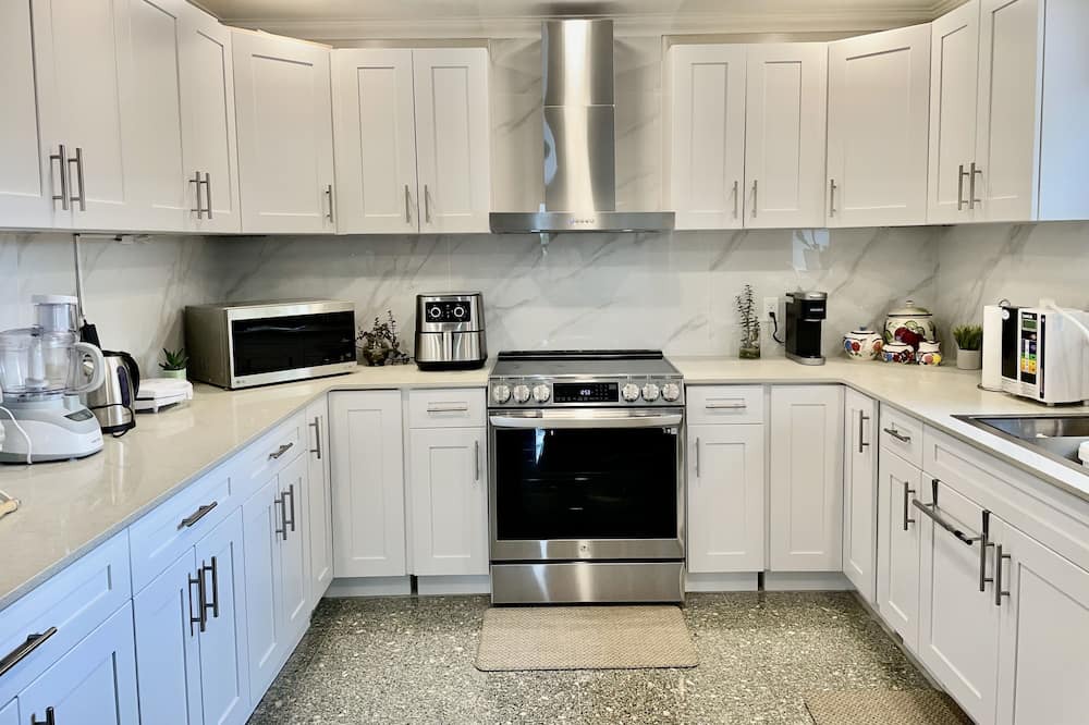 Photo of Kitchen in Renfrew-Collingwood