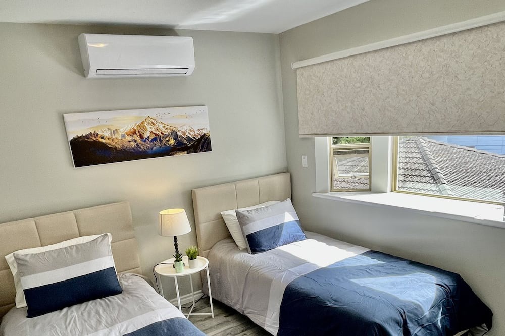 Photo of Bedroom in Renfrew-Collingwood
