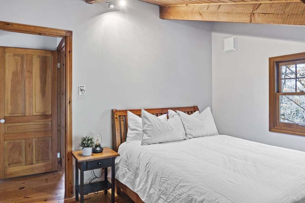 Photo of Bedroom in Bracebridge