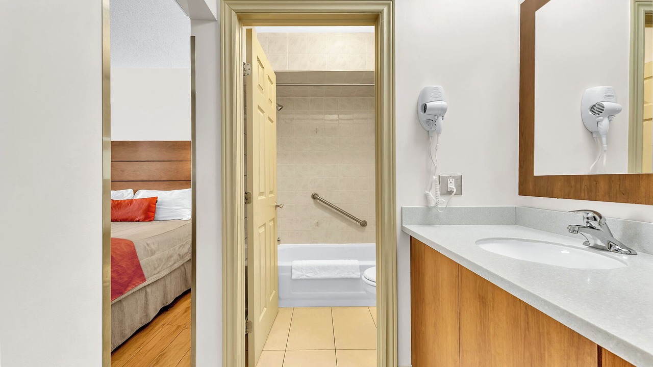 Photo of Bathroom in Downtown Gatineau