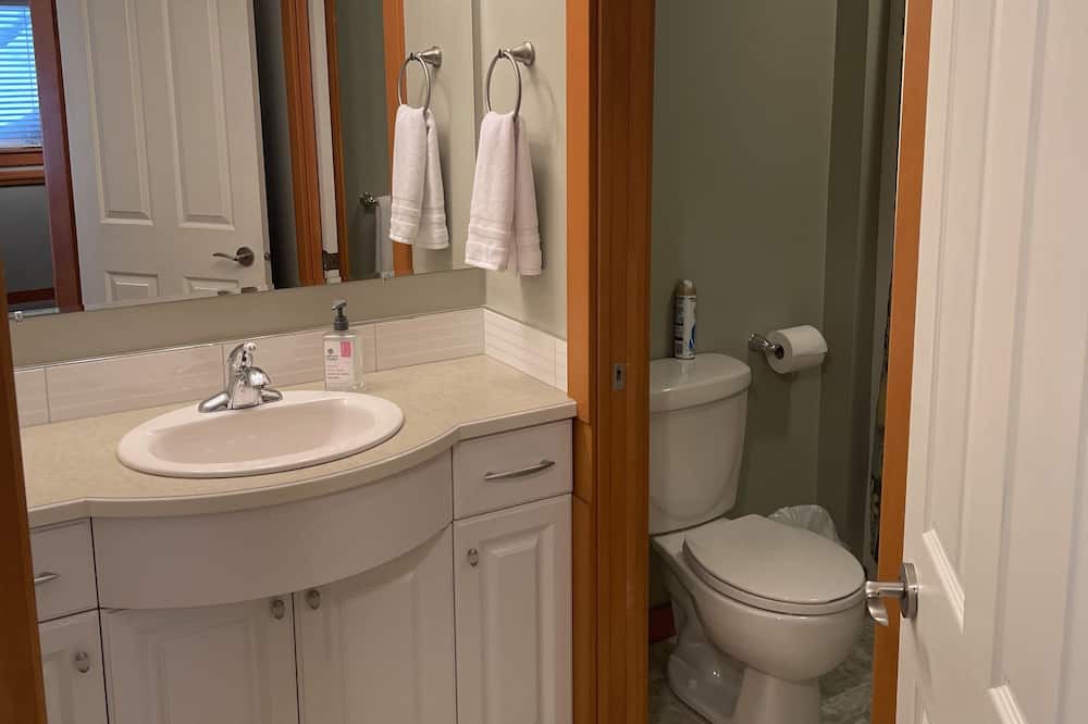 Photo of Bathroom in Apex Mountain